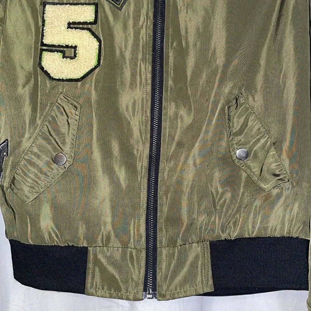 Cool green jacket  - Picture 4 of 12